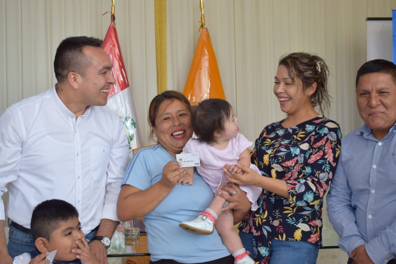 Vecinos de Comas con discapacidad son beneficiados por el programa “Contigo” del Ministerio de Desarrollo e Inclusión Social.
