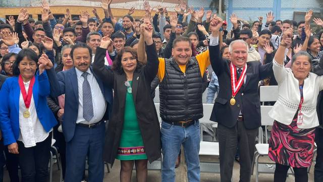 ALCALDE DE COMAS FUE TESTIGO DE LA FIRMA DE CONVENIO ENTRE LA UNI Y I.S.T. CARLOS CUETO FERNANDINI- COMAS