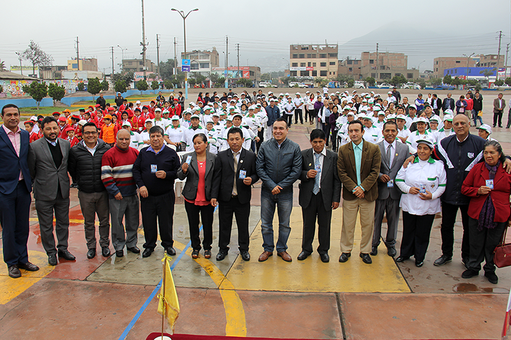 Municipalidad entregó resolución de reconocimiento a emolienteros de Comas