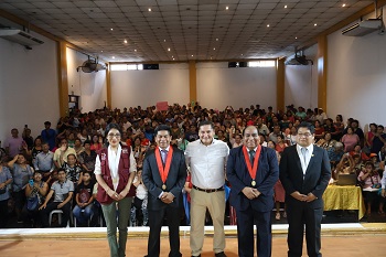 ALCALDE DE COMAS Y PRESIDENTE DE LA CORTE DE JUSTICIA LIMA NORTE LANZAN CAMPAÑA DE CULTURA JURÍDICA 