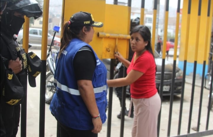 FISCALIZADORES, SERENOS EMOE Y GIR EXHORTAN A VECINOS MANTENER REJAS DE SEGURIDAD ABIERTAS DURANTE EL DIA