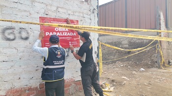 MUNICIPALIDAD DE COMAS COLOCA NUEVAMENTE SANCIÓN A OBRA PARALIZADA EN EL COLEGIO JOSÉ GALVEZ DE COLLIQUE