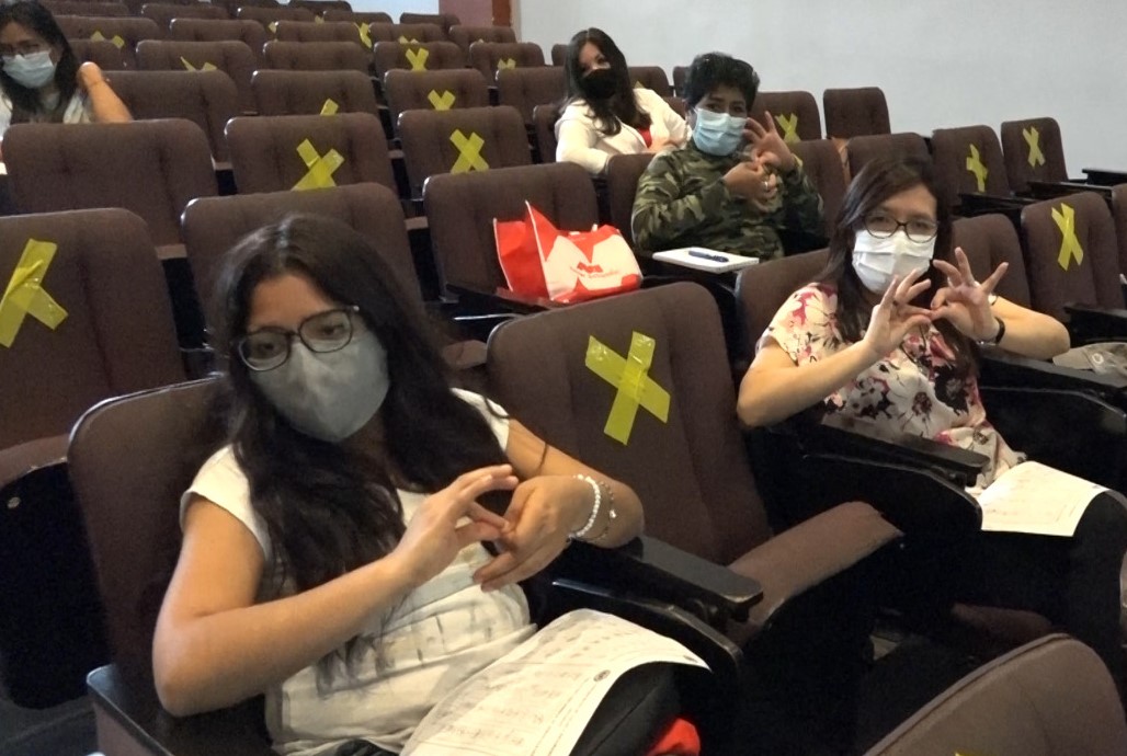 TALLER DE LENGUAJE DE SEÑAS