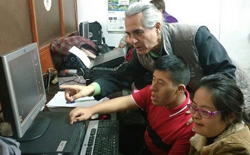 Computación gratis para niños y niñas de 10 a 15 años.