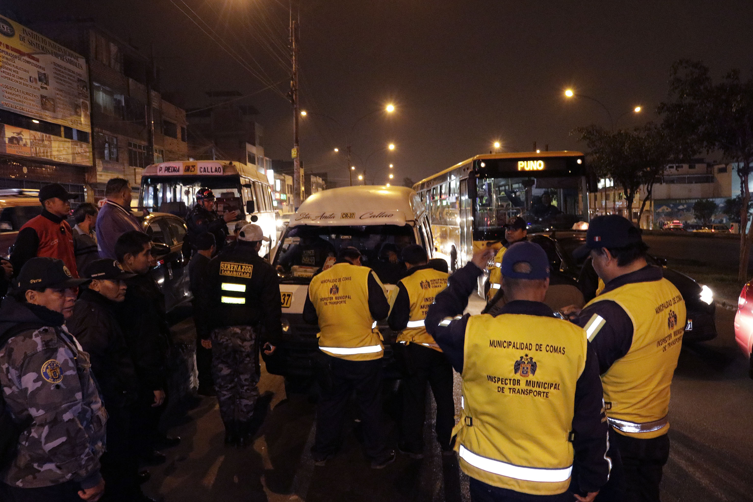 MUNICIPALIDAD DE COMAS REALIZA OPERATIVOS PARA COMBATIR LA INFORMALIDAD