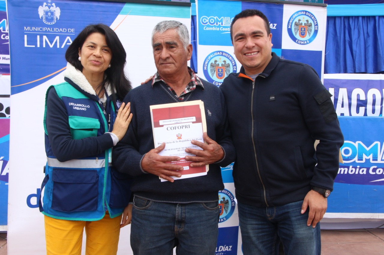 1,300 títulos de propiedad se entregaron en Comas