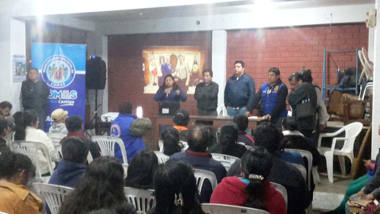 Capacitan a vecinos para evitar que construyan viviendas en zonas de derrumbes o franjas de huaycos.