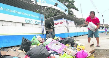 Vecinos que arrojen basura a la calle serán multados con 2 mil 100 nuevos soles.