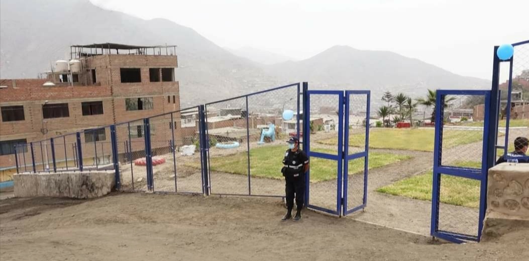 CONTINÚA INAUGURACIÓN DE OBRAS EN COMAS. COLLICANOS CUENTAN CON MURO Y CERCO. REPARADOR DE AVIONES HIZO GESTIÓN