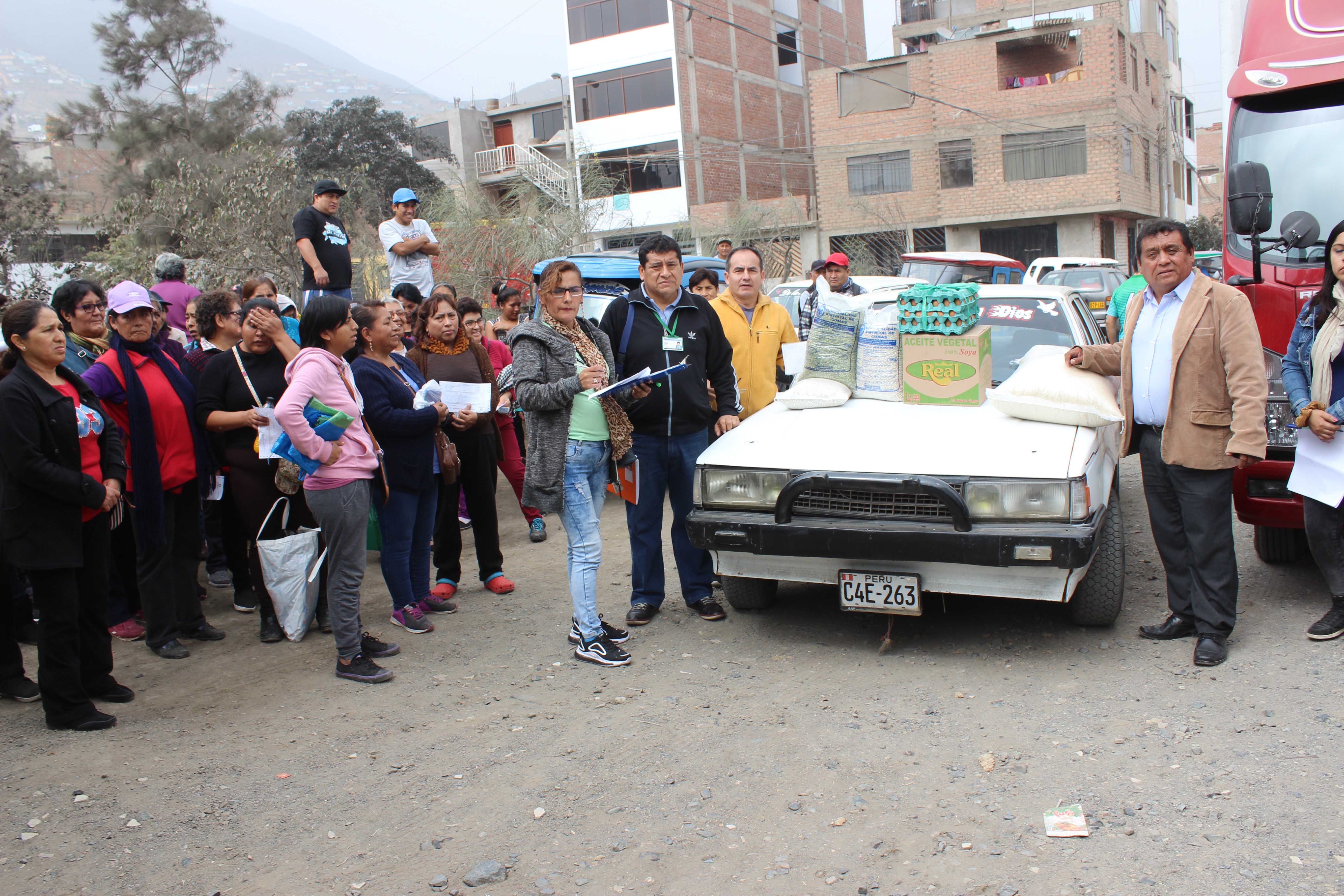 MUNICIPALIDAD DE COMAS ENTREGÓ VÍVERES A COMEDORES POPULARES