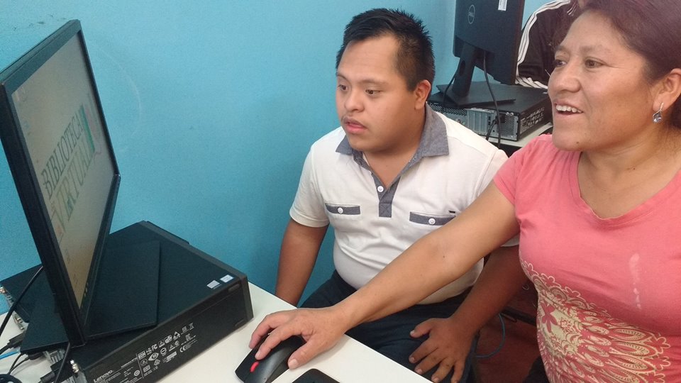 Amplían plazo de estudio de 02 a 07 meses en curso de computación dirigido jóvenes con habilidades especiales.