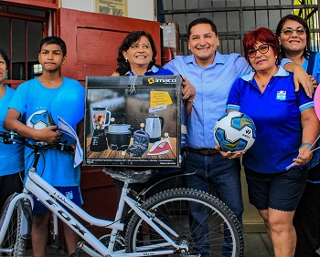 ALCALDE DE COMAS APERTURA EL INICIO DEL AÑO ESCOLAR 2024 EN TRES (03) COLEGIOS