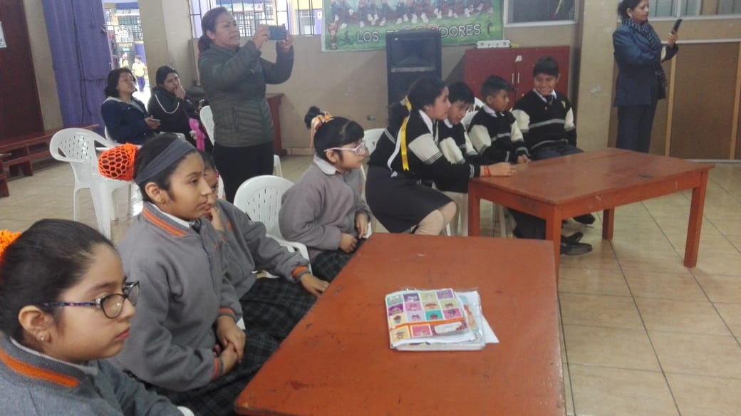 Alumnos de primaria de Comas brillan en concurso de argumentación Escolar 2019.