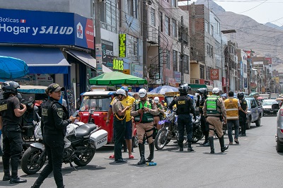 27 UNIDADES DE TRANSPORTE FUERON SANCIONADOS POR OCUPAR LAS CALLES EN COMAS