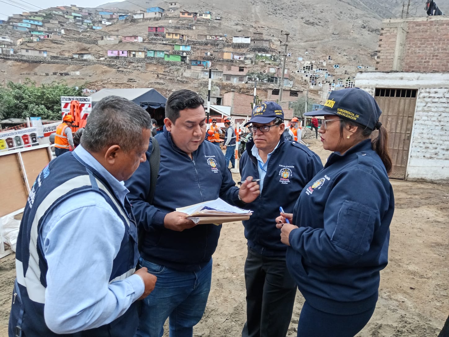 FISCALIZADORES MULTAN A LA EMPRESA CÁLIDDA POR ROMPER TUBERÍA DE AGUA 